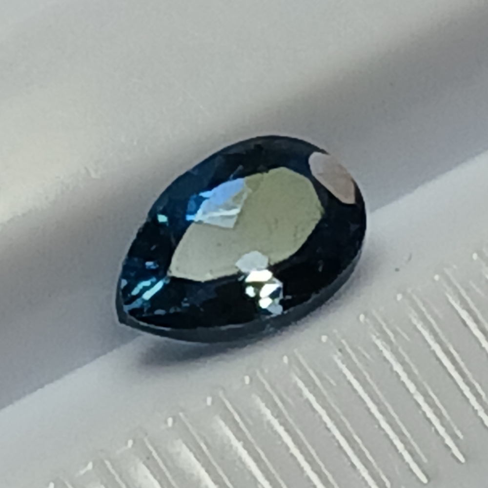 Elegant Teardrop Lodon  Blue Topaz Gemstone 6x4mm